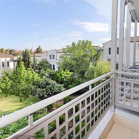 Mema'S Maisonette! Néa Fókaia Buitenkant foto